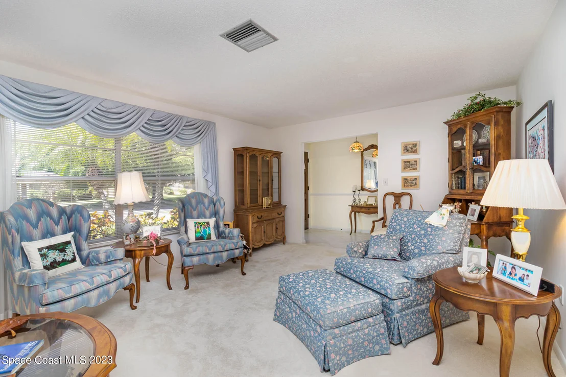 Photo of 639 Dundee Circle
