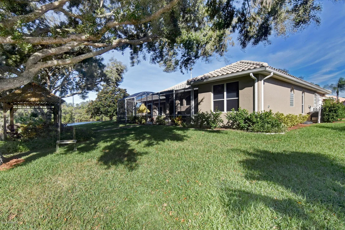Photo of 979 Palm Brook Drive