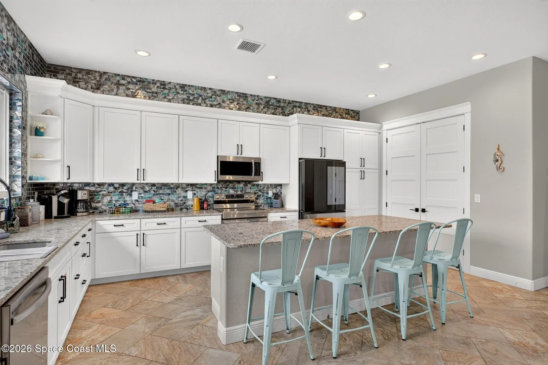 Photo of 318 Angelo Lane