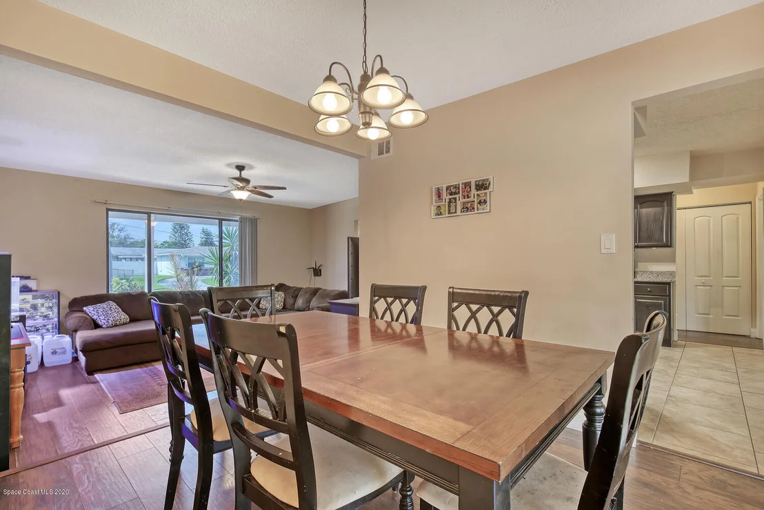 Photo of 765 Angle Street NE