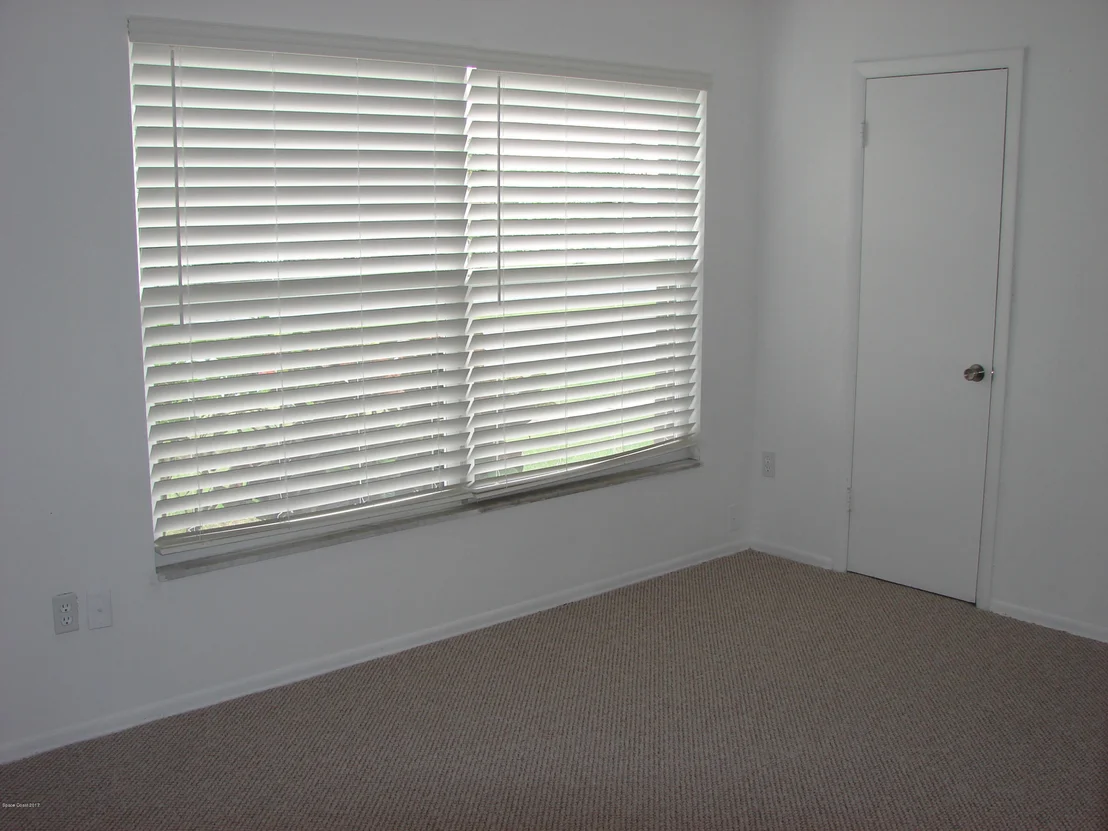 Photo of 762 Hampton Drive NE