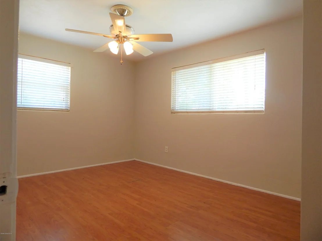 Photo of 1053 Myrtle Lane