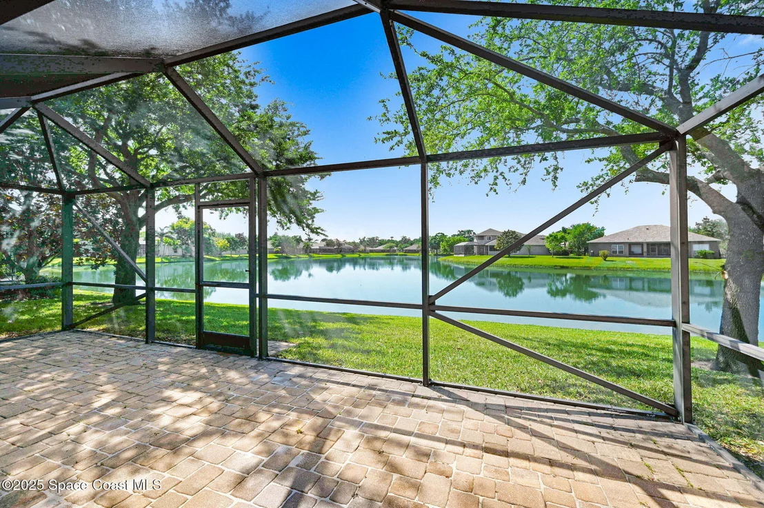 Photo of 2074 Botanica Circle
