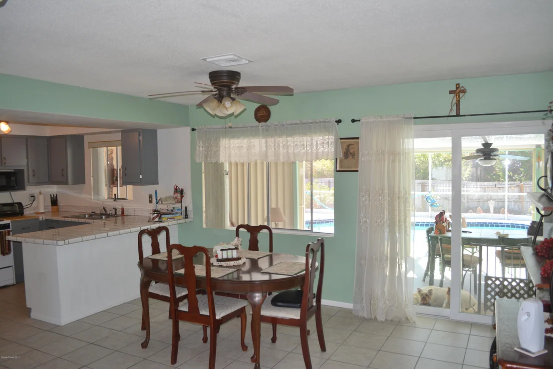 Photo of 960 Bacon Circle NE