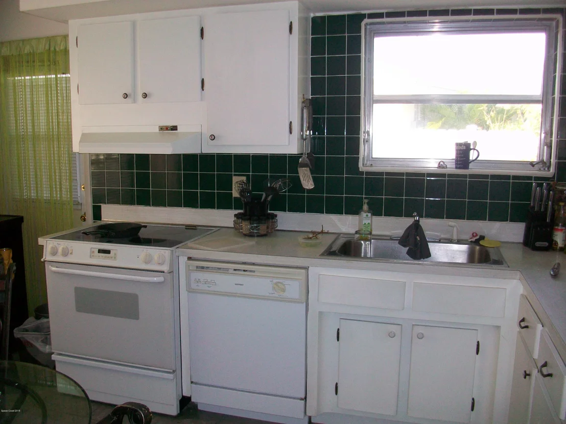 Photo of 913 Darwin Lane NE