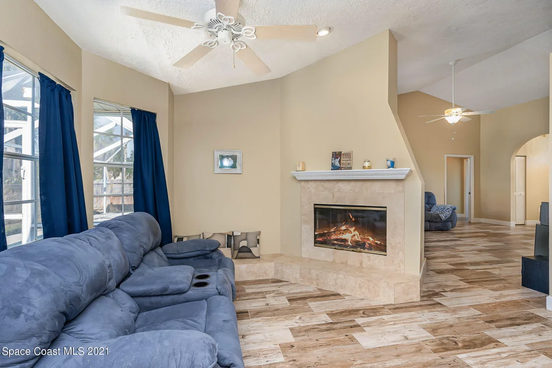 Photo of 1365 Heritage Acres Boulevard