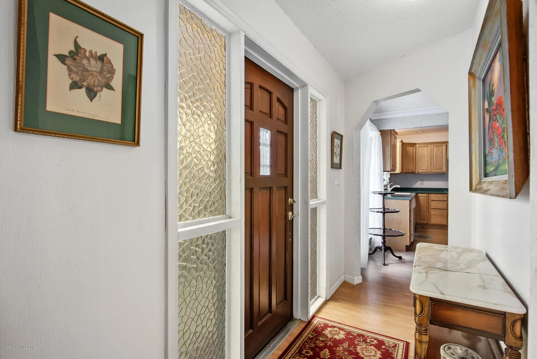 Photo of 606 Dunbarton Circle NE