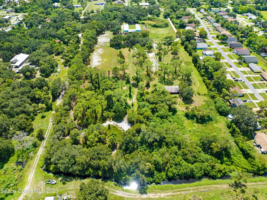 Photo of 2150 Lake Drive
