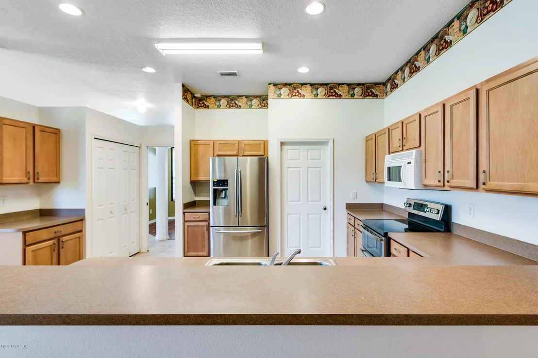 Photo of 899 Lyons Circle NW