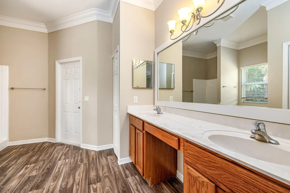 Photo of 1744 Hydrangea Road NW