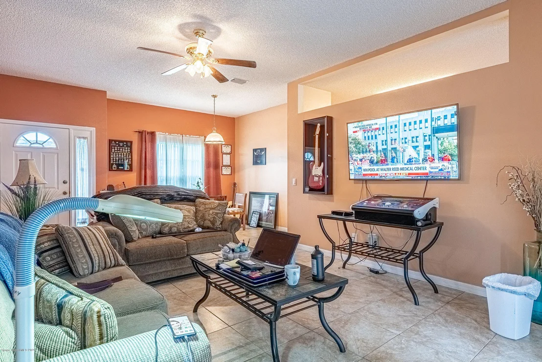 Photo of 1445 Colt Way