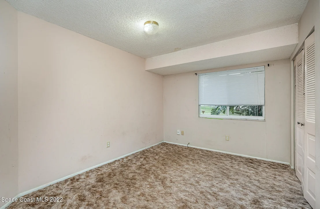 Photo of 960 Hooper Avenue NE