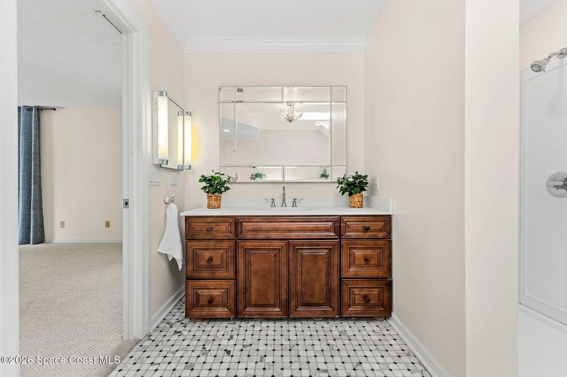 Photo of 220 Cardinal Drive