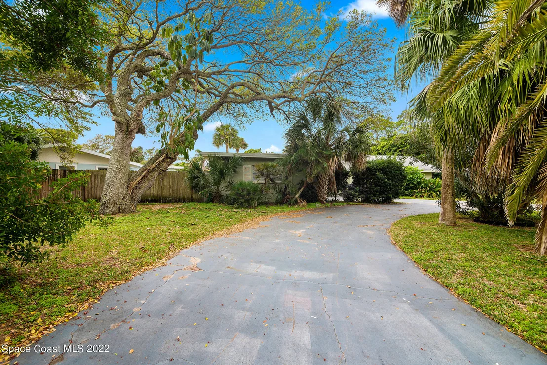 Photo of 104 Bahama Boulevard