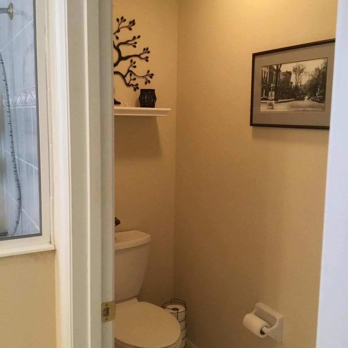 Photo of 7107 Broderick Drive