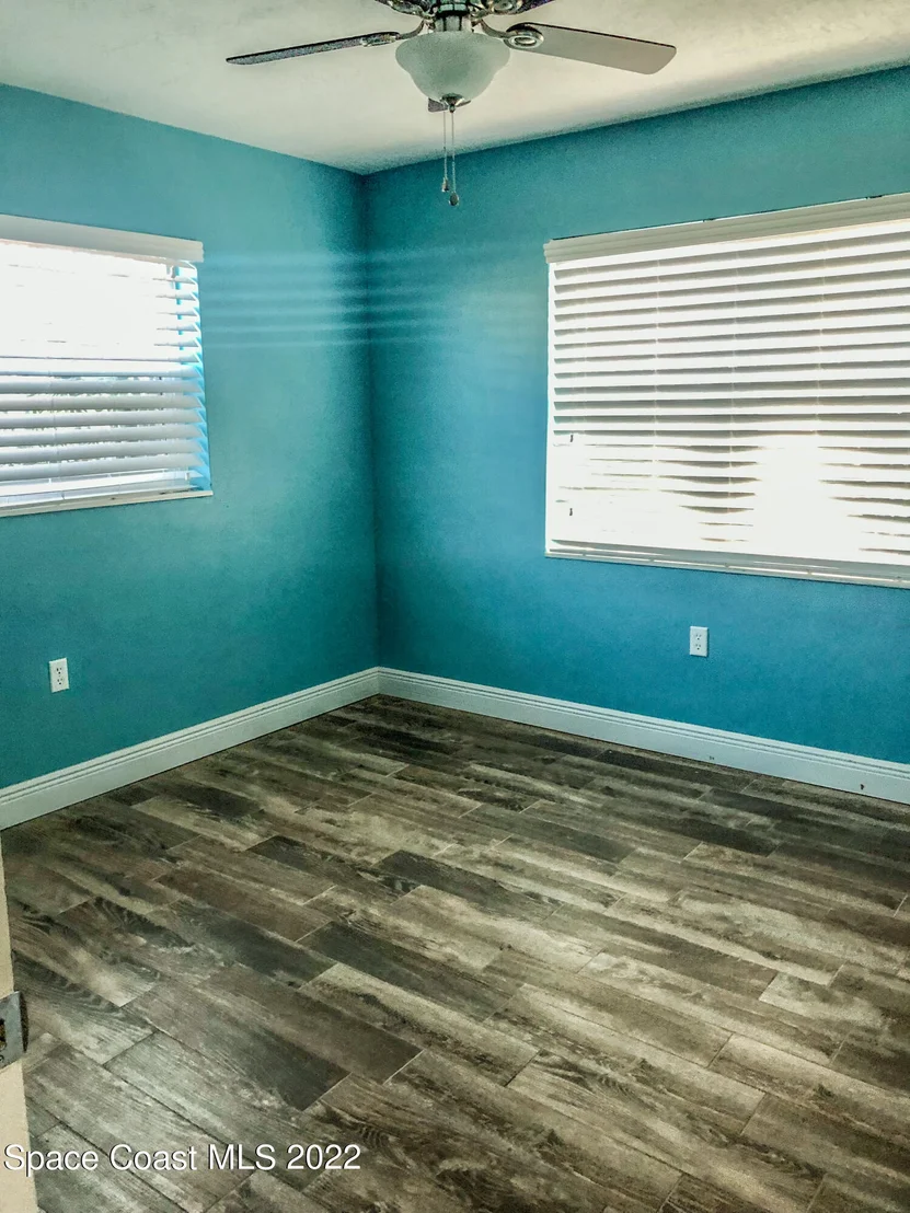 Photo of 469 Penguin Drive