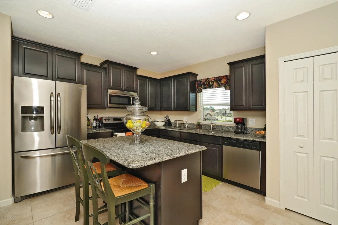 Photo of 505 Trymore Drive SE