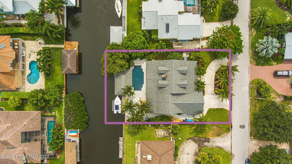 Photo of 416 Riverview Lane