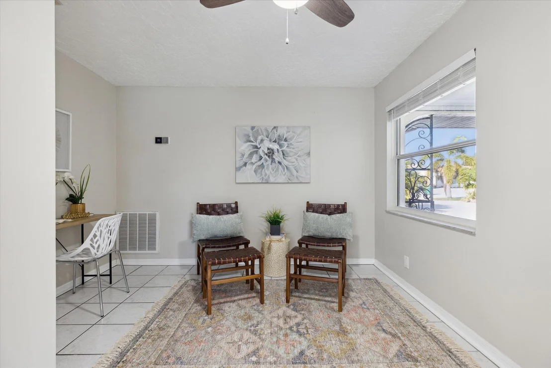 Photo of 355 Grant Avenue