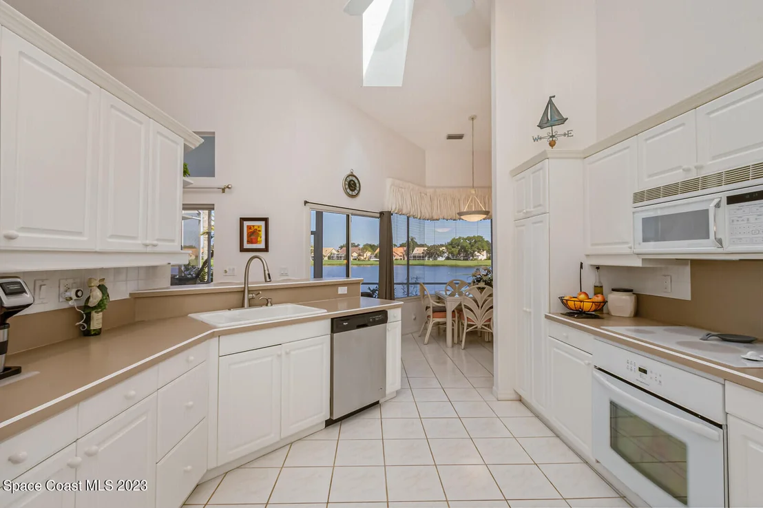 Photo of 986 Somerset Lane