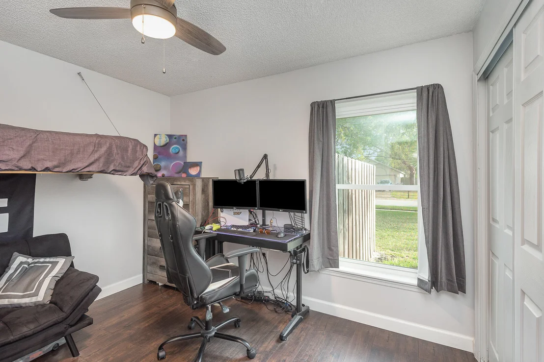 Photo of 2403 Mountain View Avenue