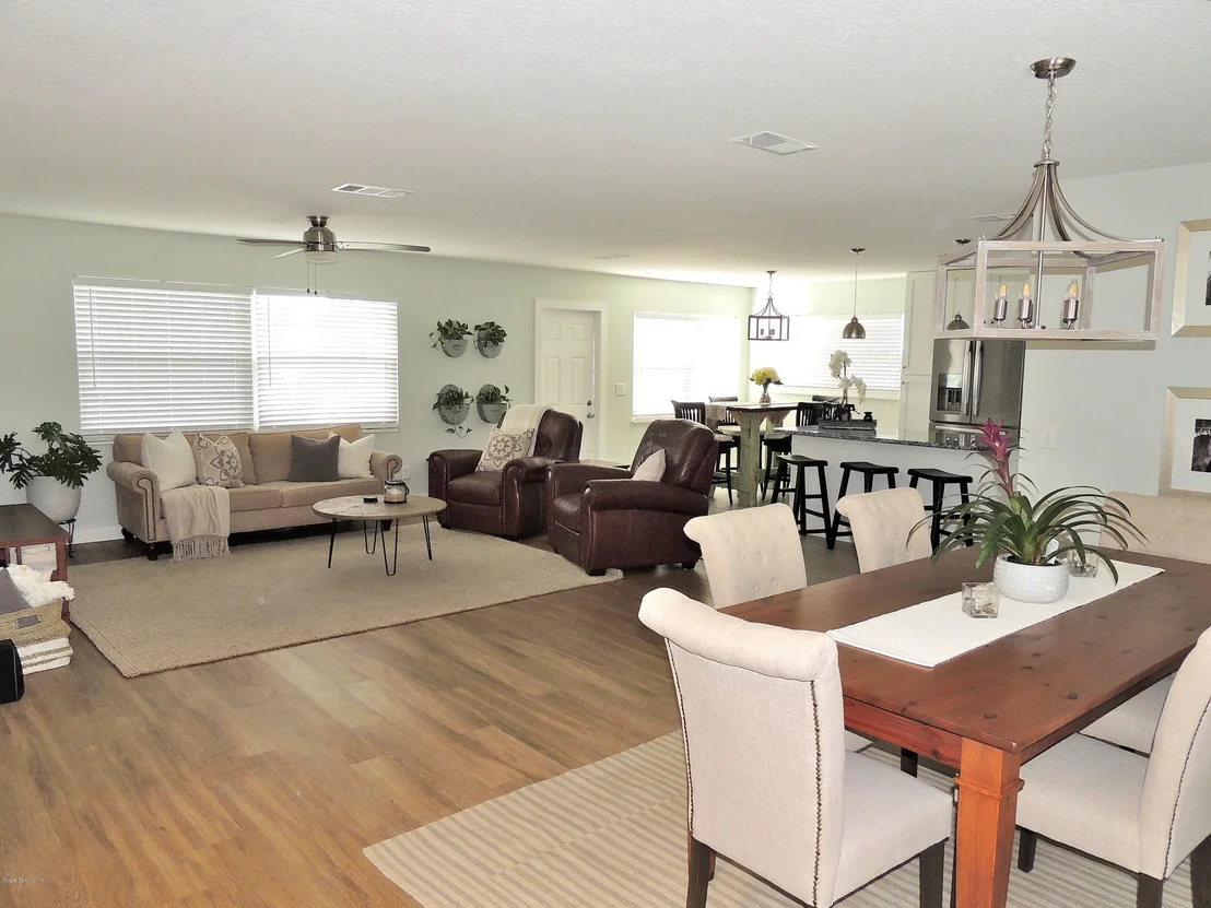 Photo of 991 Nagle Drive