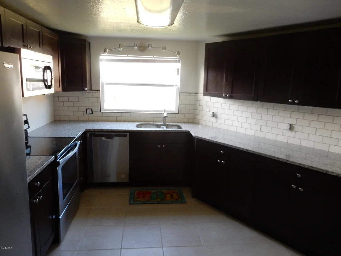 Photo of 404 Iris Lane