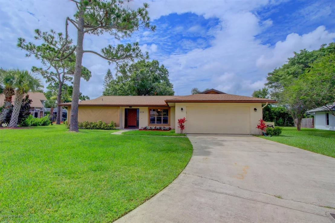 Photo of 881 Sunnybrook Lane