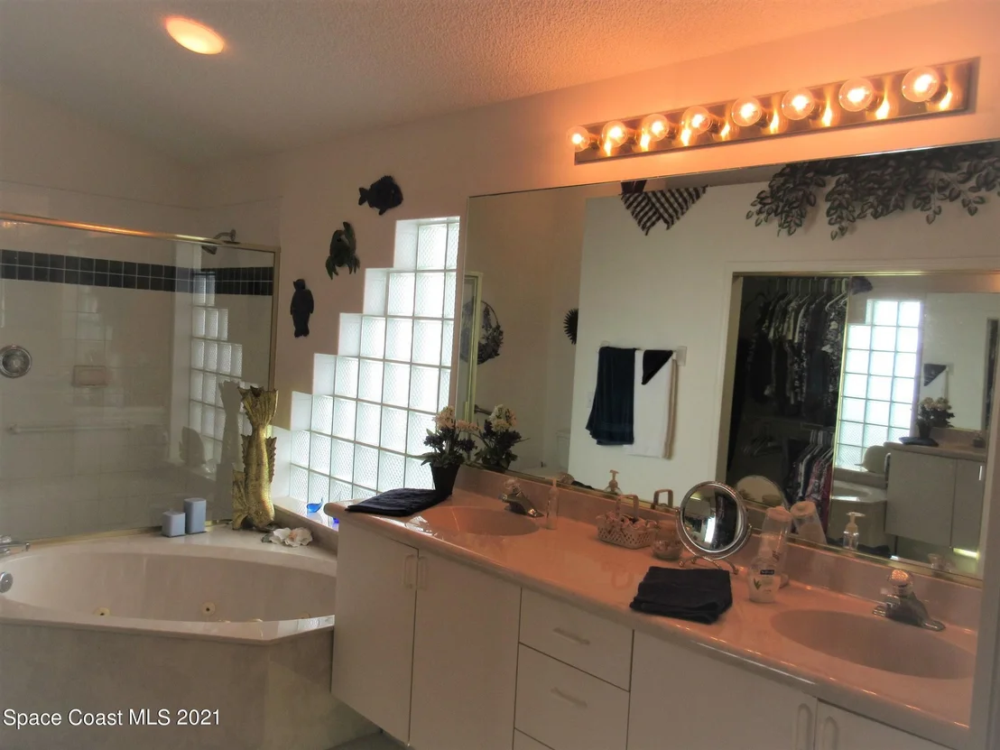 Photo of 3879 Saint Armens Circle