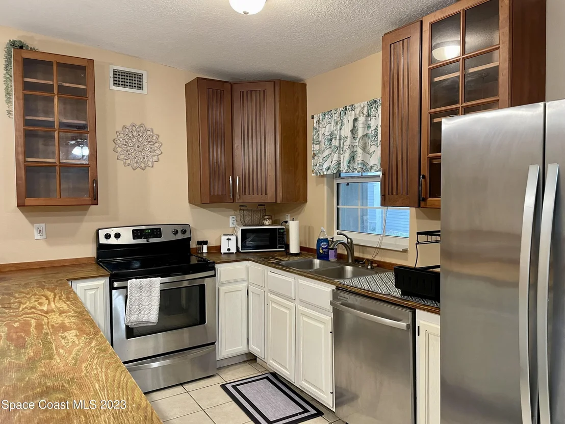 Photo of 255 Lee Road