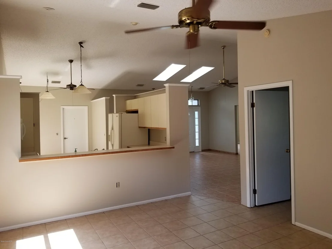 Photo of 1844 Clover Circle