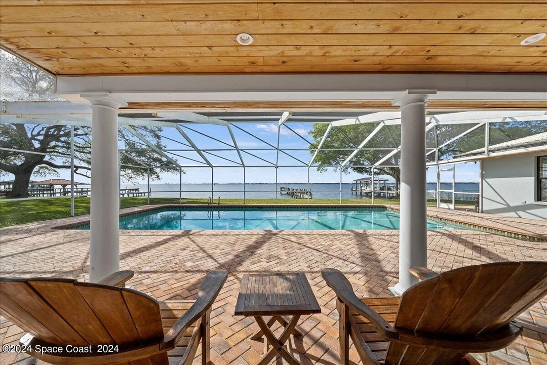 Photo of 206 Riverside Drive