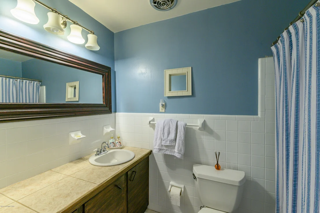 Photo of 1411 Ridge Road NE