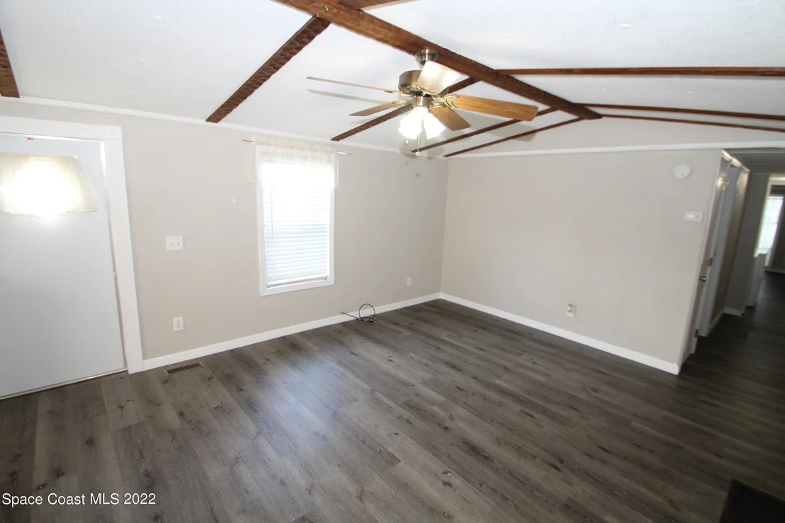 Photo of 2535 Haverhill Road NE