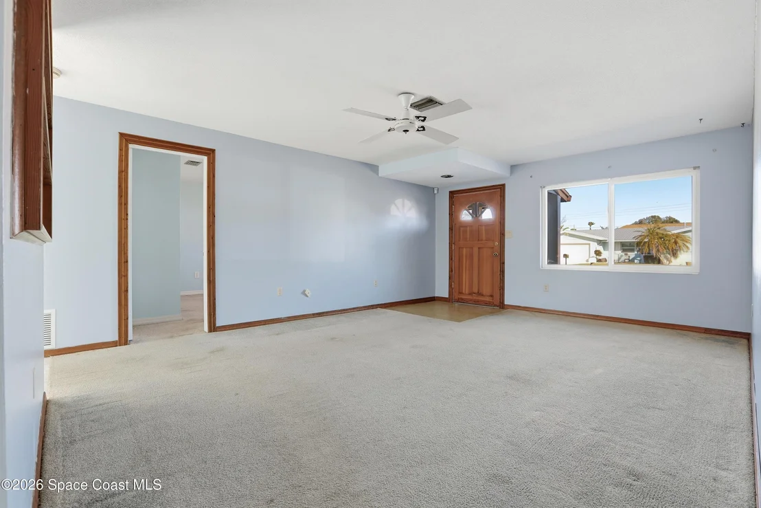 Photo of 875 Kings Post Road