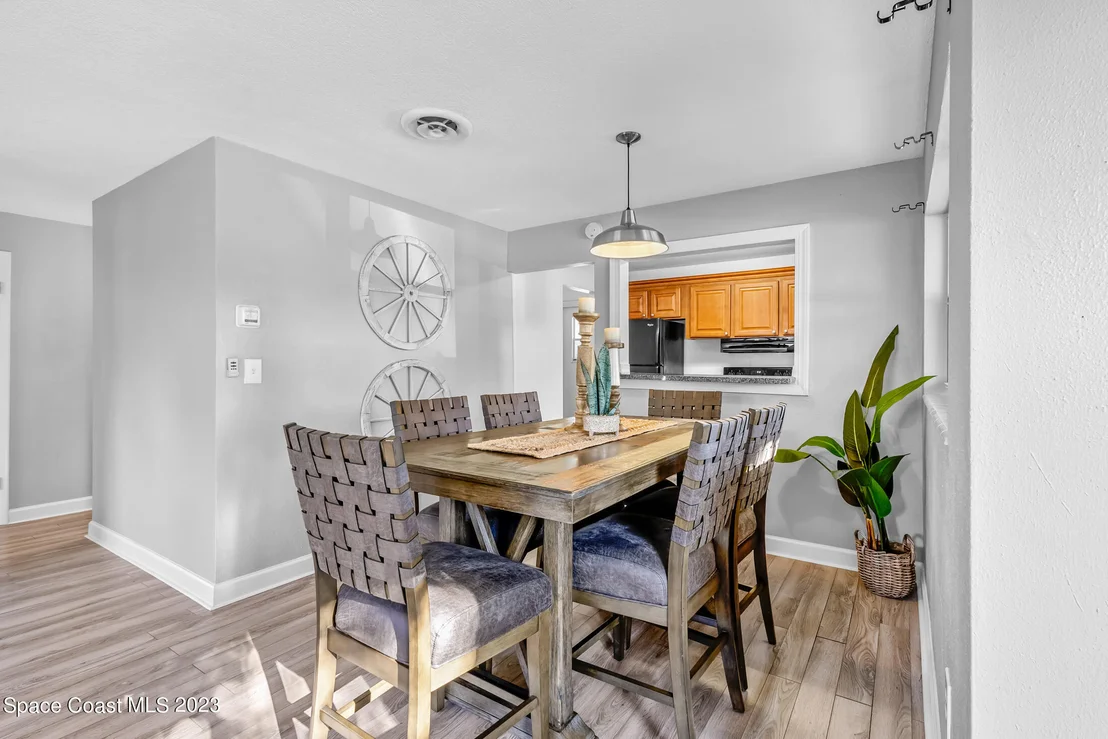 Photo of 696 Teak Drive