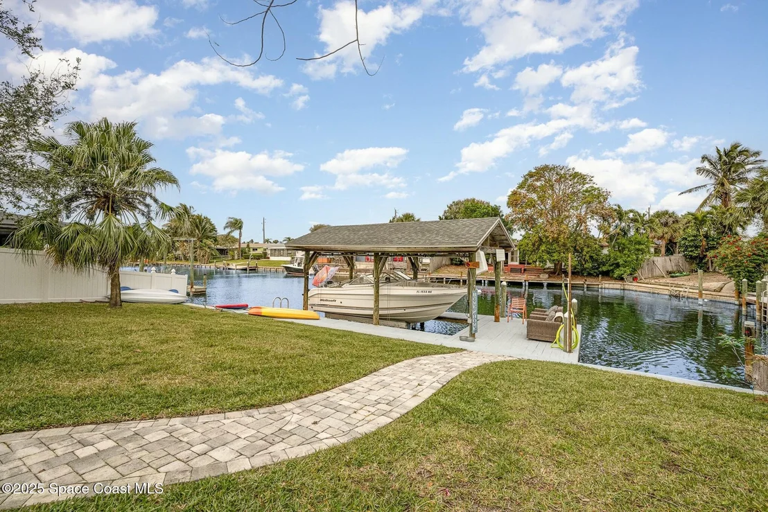 Photo of 407 Sandpiper Drive