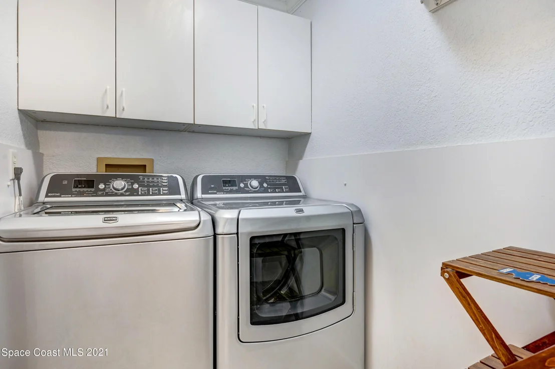 Photo of 600 N Riverside Drive