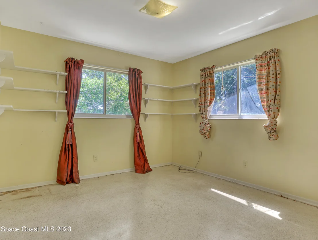 Photo of 2265 Lakeview Drive