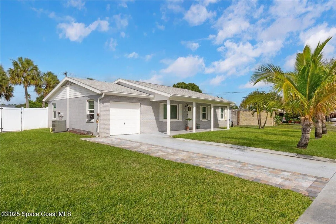 Photo of 955 Bartlett Lane