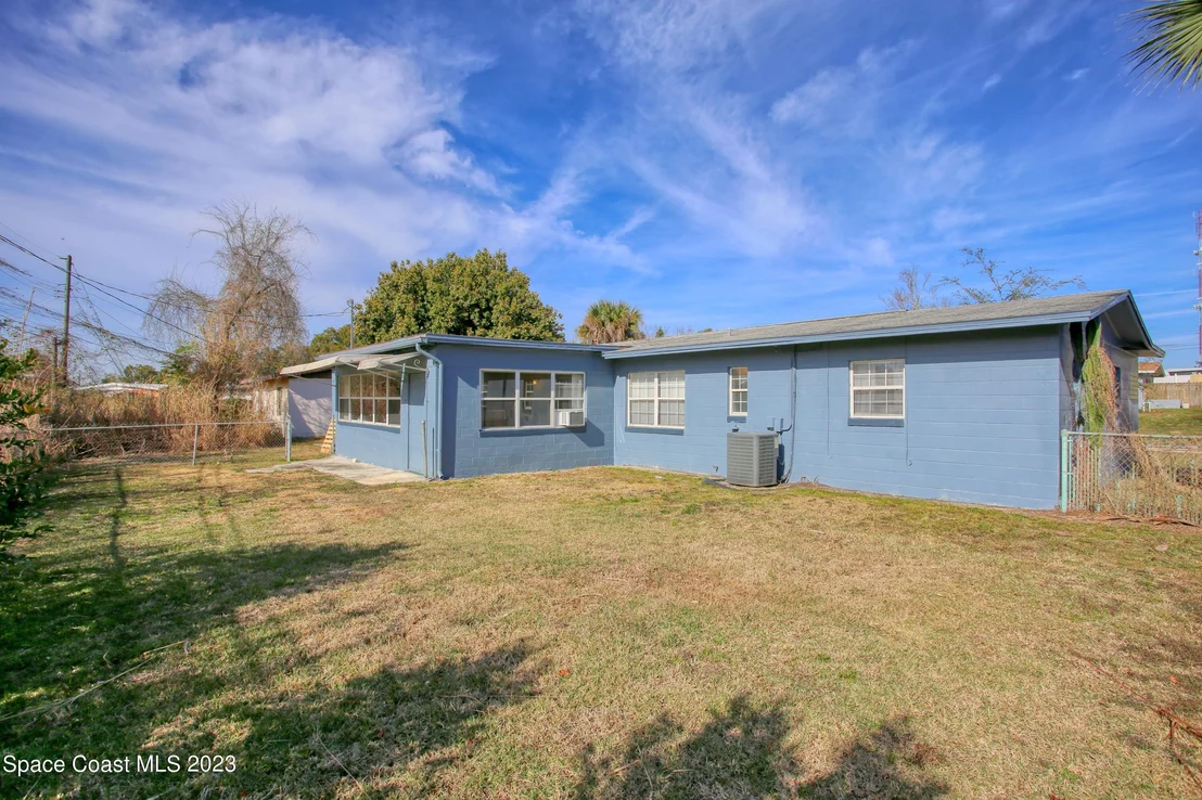 Photo of 1740 Golfview Drive