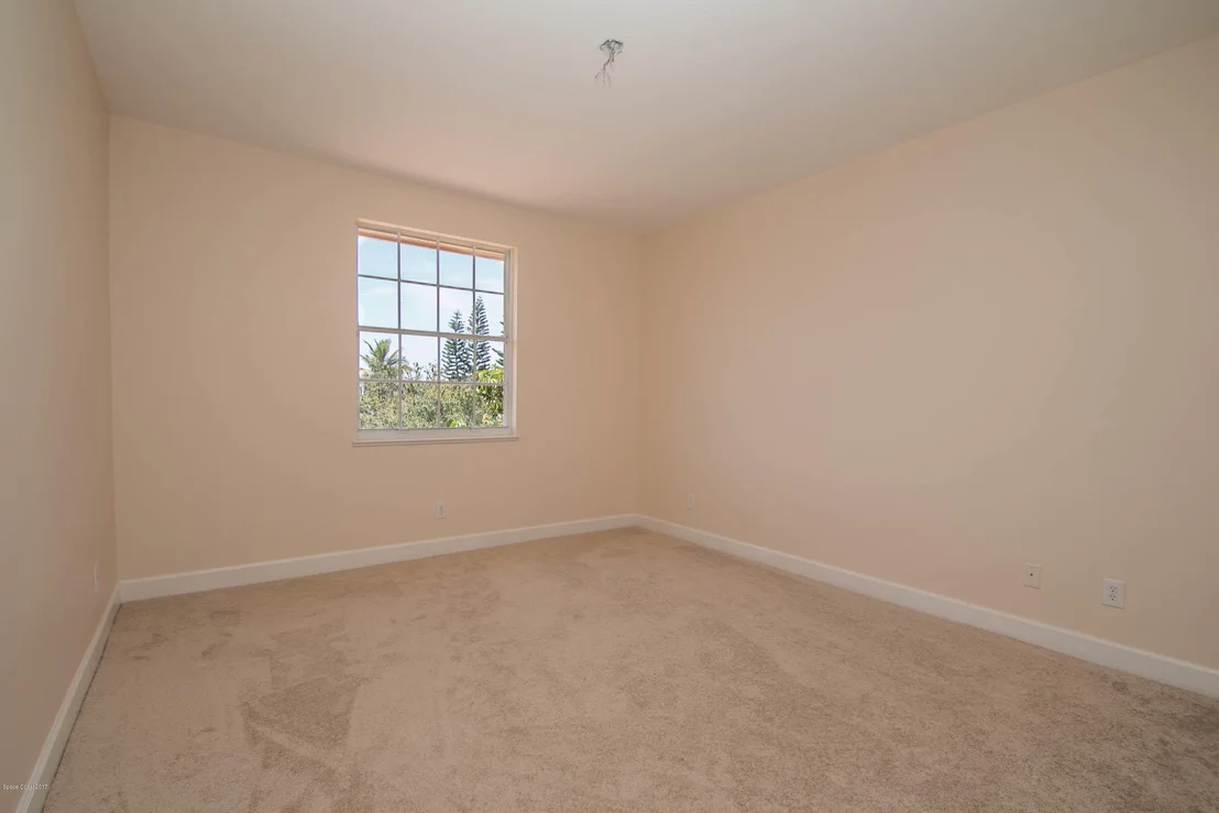 Photo of 282 Flanders Drive