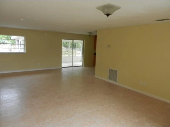Photo of 155 Lee
