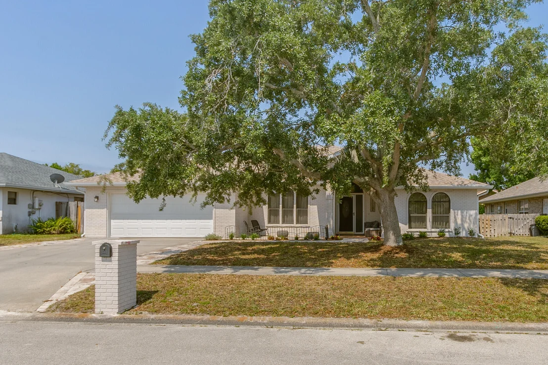 Photo of 3552 Swallow Drive