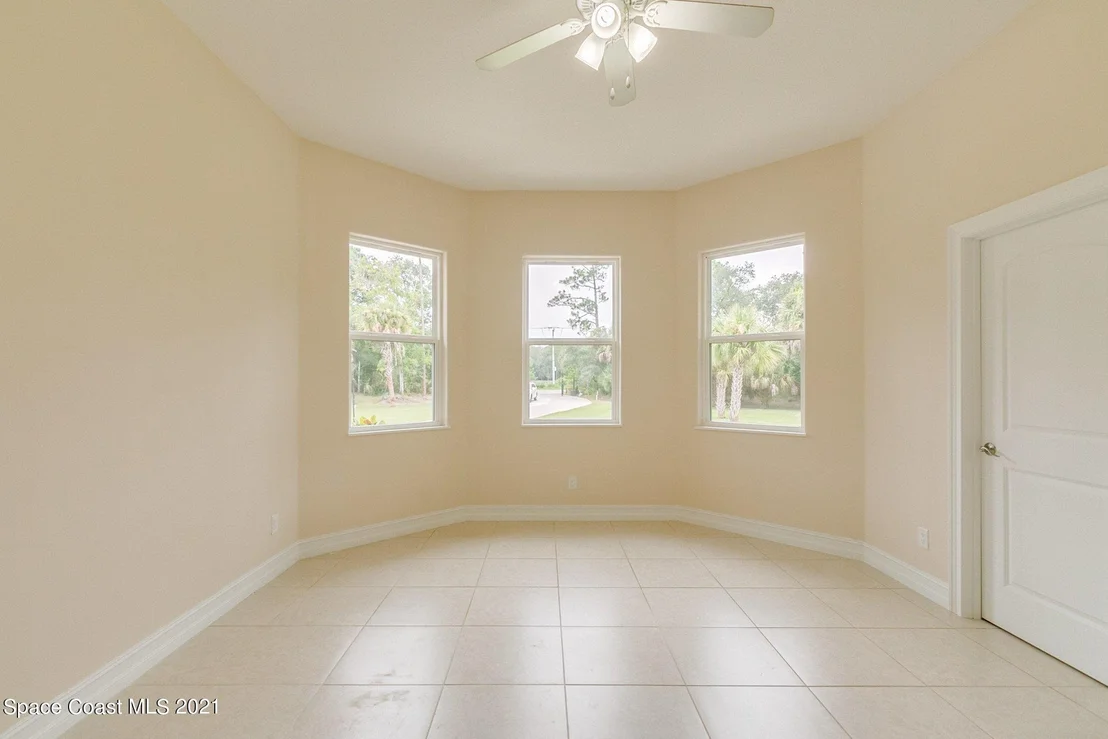 Photo of 925 Valkaria Road