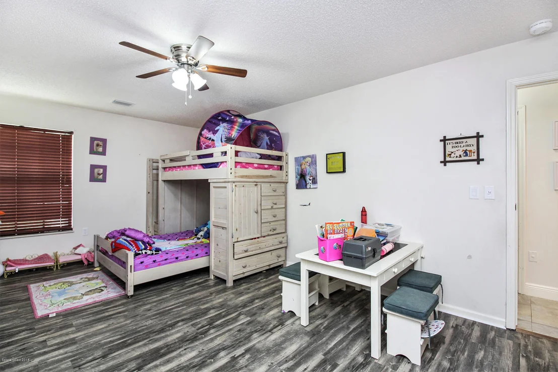 Photo of 1241 Walnut Grove Way