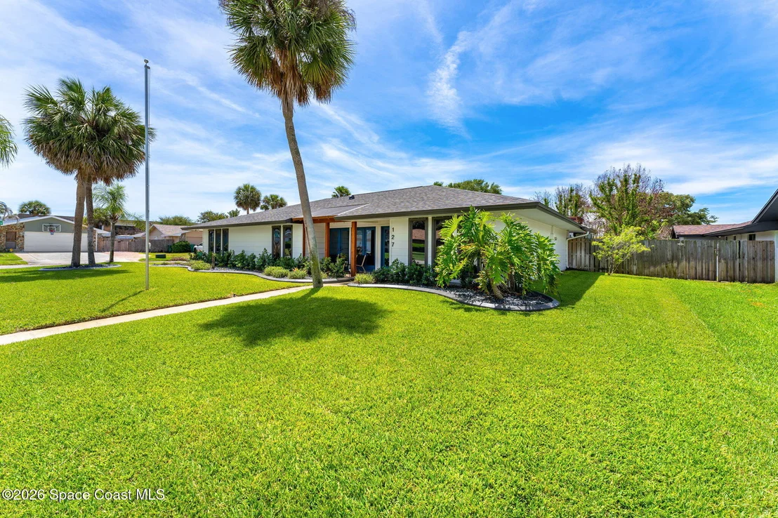 Photo of 127 Sand Pine Road