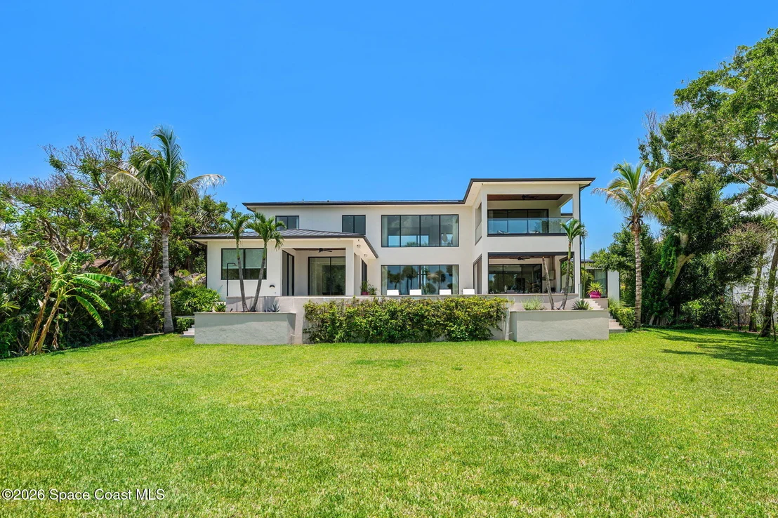 Photo of 7866 Casuarina Drive