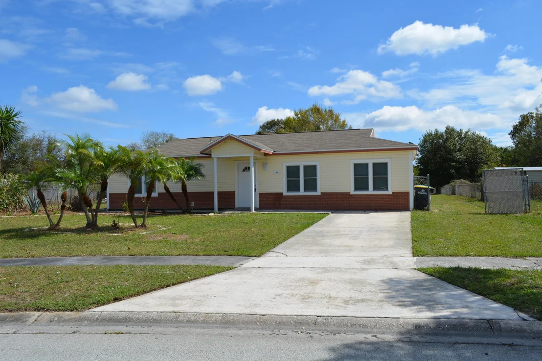 Photo of 1643 Fairfield Circle NE