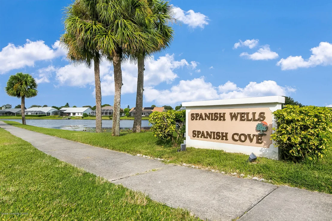 Photo of 925 Palm Brook Drive